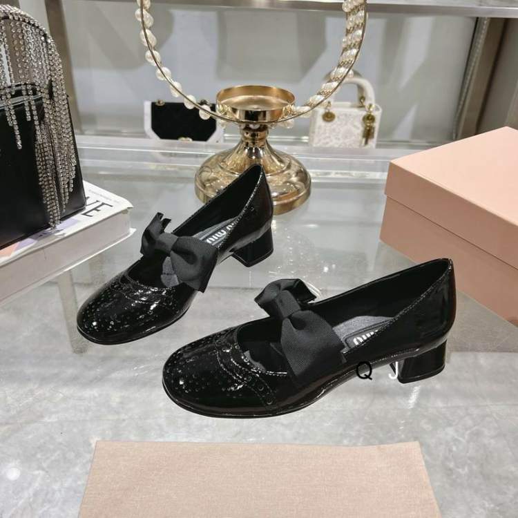 Picture of Miumiu Shoes _SKUMiuMiusz35-40317997.5CMJ0201